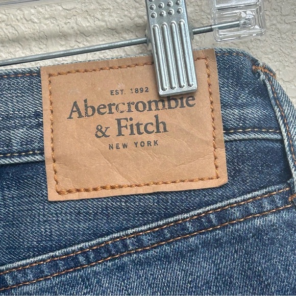Abercrombie & Fitch Women’s Distressed Blue Skinny Jeans 26 Classic Denim - Picture 6 of 9